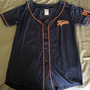 Women’s Detroit tigers PINK button-up jersey size XS